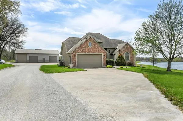7306 Golden Belt RD, Odessa, MO 64076