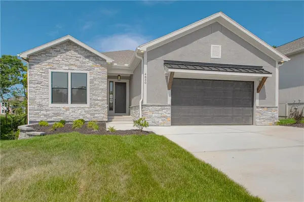 4830 NW Huonker CT, Riverside, MO 64150