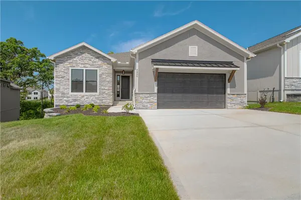 4830 NW Huonker CT, Riverside, MO 64150