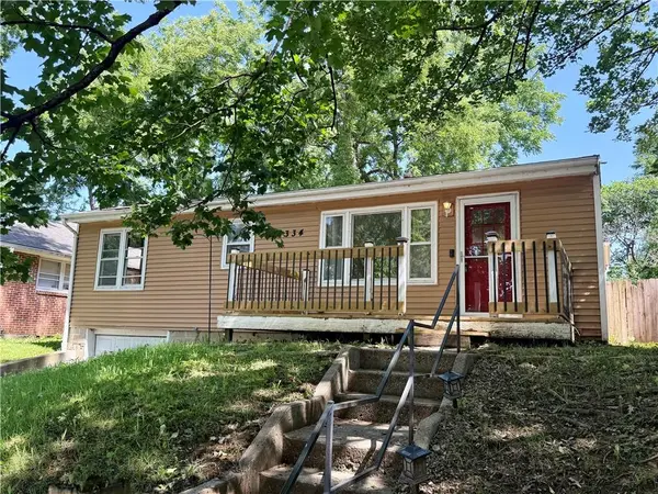 1334 Cheyenne ST, Leavenworth, KS 66048