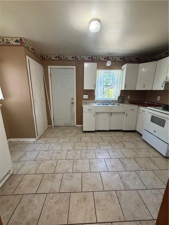 1334 Cheyenne ST, Leavenworth, KS 66048