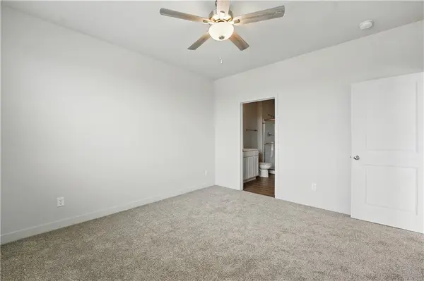 12407 S Acacia DR, Lee's Summit, MO 64086