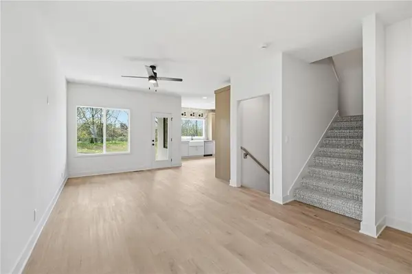 223 NW Orchard CT, Lee's Summit, MO 64063