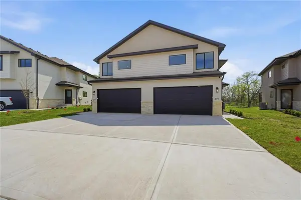 225 NW Orchard CT, Lee's Summit, MO 64063