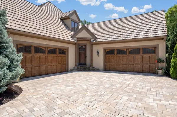 3701 W 140th ST, Leawood, KS 66224