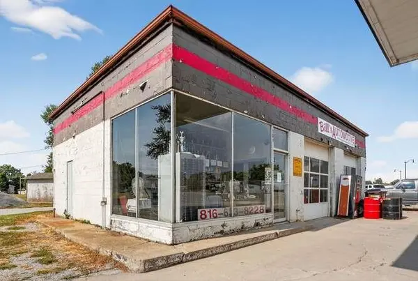 101 NW Railroad ST, Odessa, MO 64076
