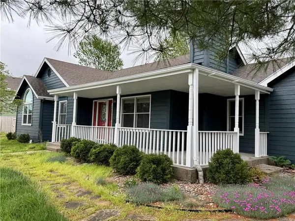 1729 S Maple ST, Ottawa, KS 66067