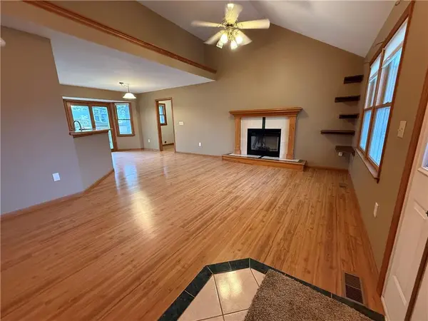 1729 S Maple ST, Ottawa, KS 66067