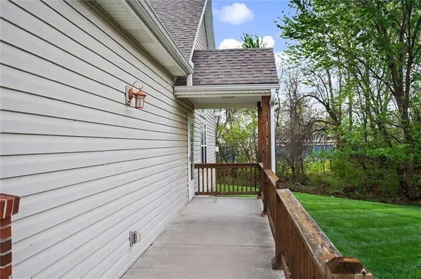 204 Crimson AVE, Baldwin City, KS 66006