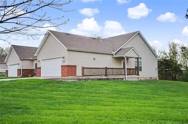 204 Crimson AVE, Baldwin City, KS 66006