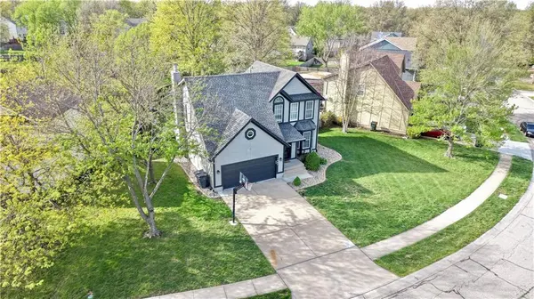 1397 S Brentwood DR, Olathe, KS 66062