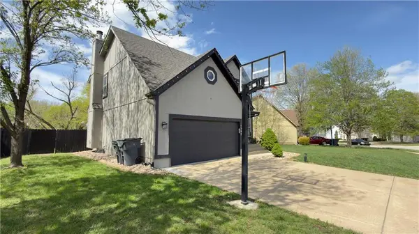 1397 S Brentwood DR, Olathe, KS 66062