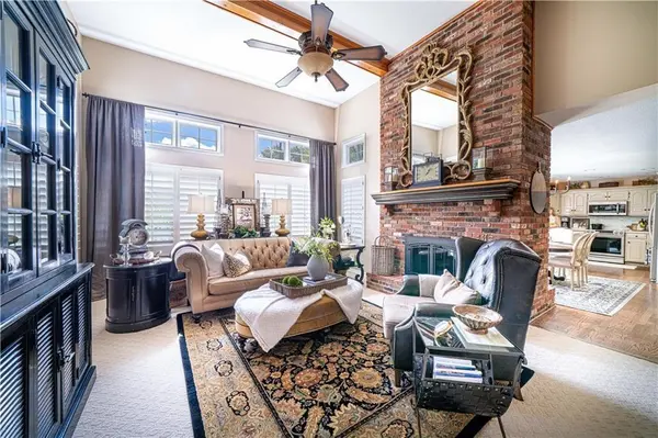 2 Chadwick LN, Country Club, MO 64505