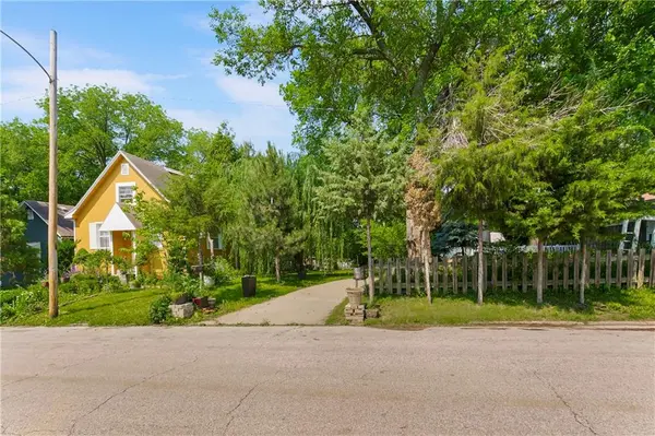 1870 N 27th ST, Kansas City, KS 66104