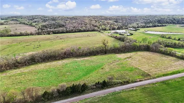 LOT 4 Nila Estates Donahoo RD, Tonganoxie, KS 66086