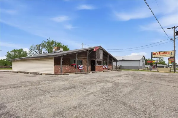2447 Military AVE, Baxter Springs, KS 66713
