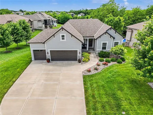 603 Rock Bridge CT, Smithville, MO 64089