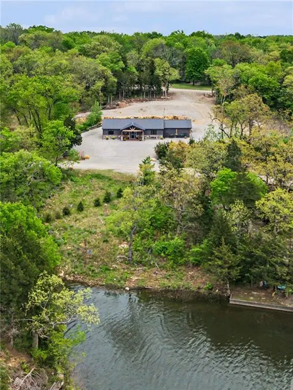 16 S Lakeview RD, Mapleton, KS 66754