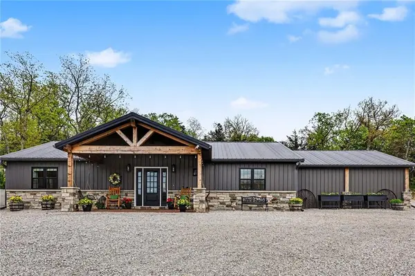16 S Lakeview RD, Mapleton, KS 66754