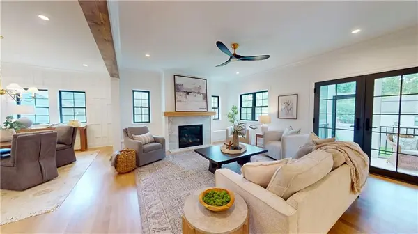5325 W 72ND ST, Prairie Village, KS 66208