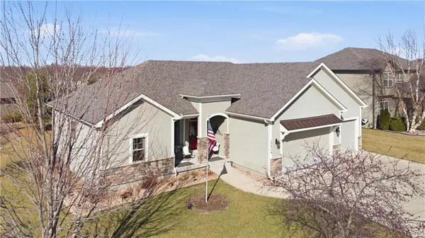 17710 Mission Ridge DR, Smithville, MO 64089