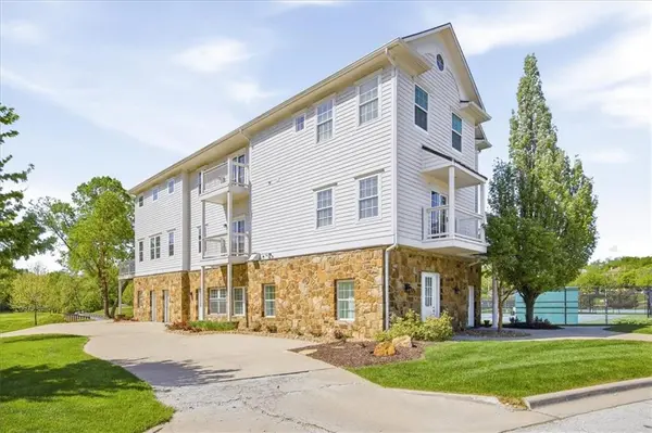 10875 Allen WAY, Parkville, MO 64152
