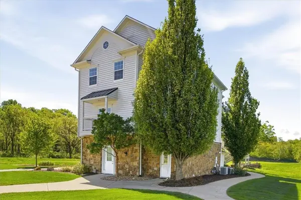 10875 Allen WAY, Parkville, MO 64152