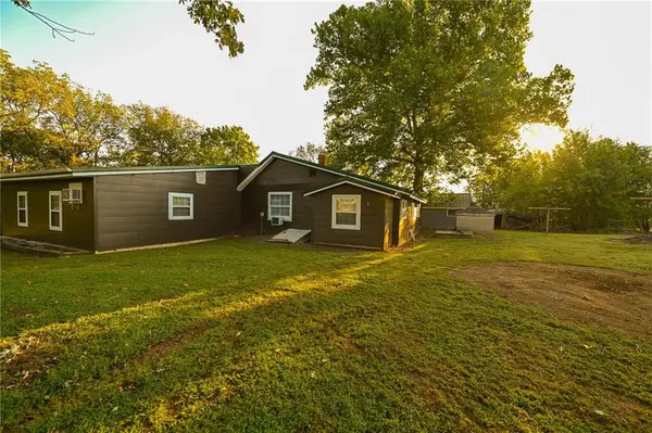 9351 S 2700 RD, Harwood, MO 64750