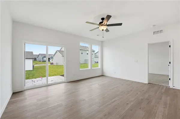 12405 S Acacia DR, Lee's Summit, MO 64086