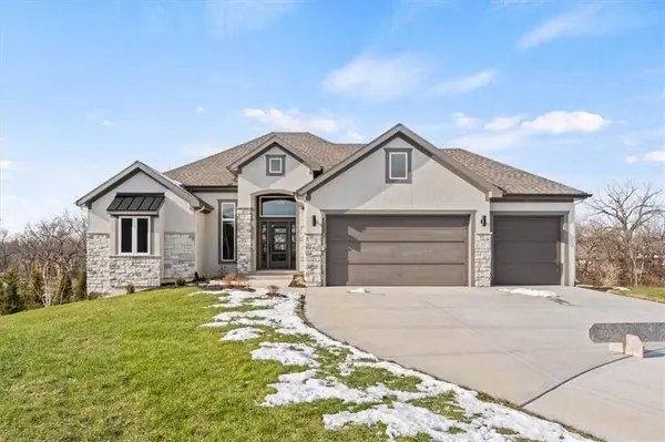4446 Tee Box DR, Basehor, KS 66007