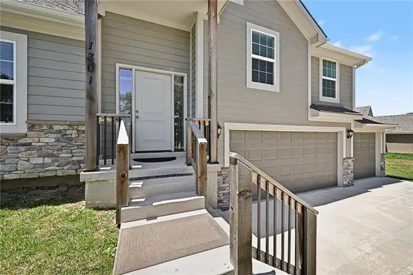 1301 W Concord DR, Plattsburg, MO 64477