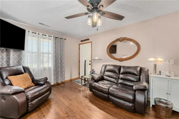 502 S Poseidon WAY, Raymore, MO 64083