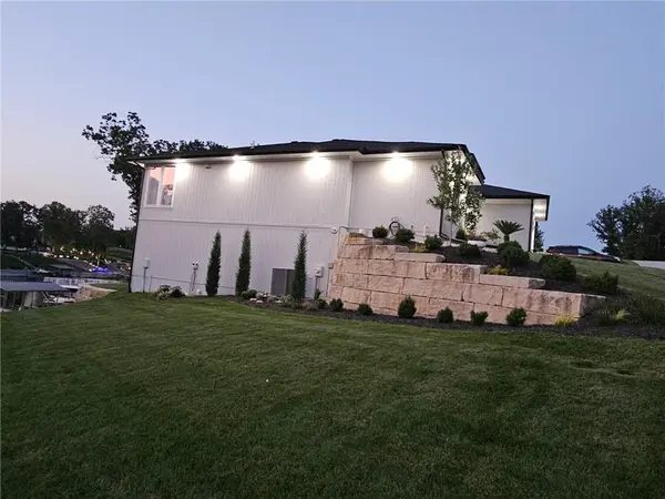 42 Bison Falls CIR, Lake Winnebago, MO 64034