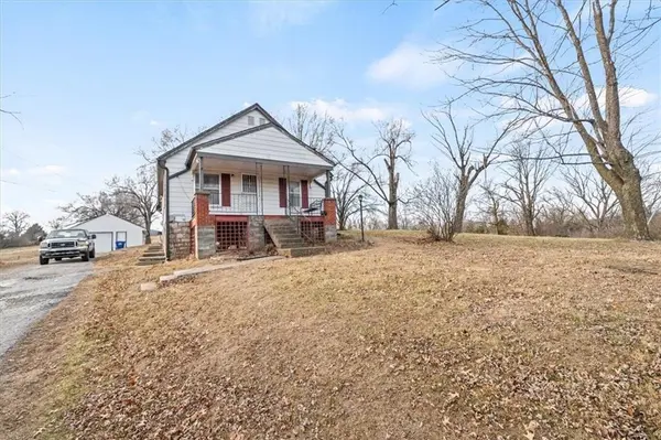100 N 94th ST, Edwardsville, KS 66111