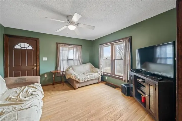 100 N 94th ST, Edwardsville, KS 66111