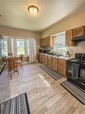 1302 N Mulberry ST, Maryville, MO 64468