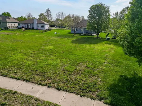 29409 Palmer DR, Paola, KS 66071