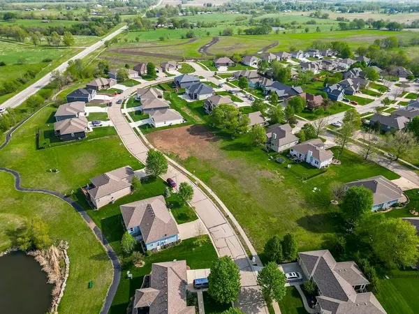 29409 Palmer DR, Paola, KS 66071