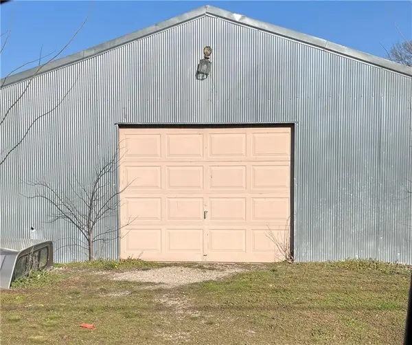 211 Merchant ST, Oswego, KS 67356