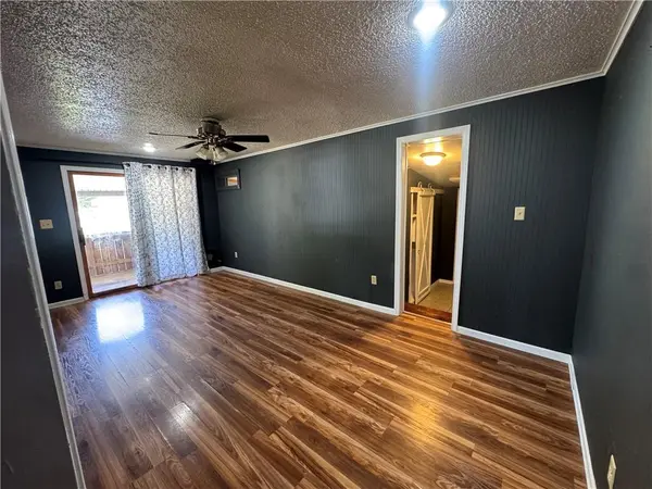 489 Fieldcrest DR, Pittsburg, KS 66762