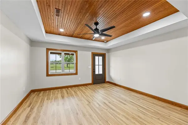 504 McGuire DR, Iola, KS 66749