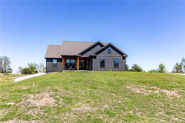 53 SW 150th RD, Warrensburg, MO 64093