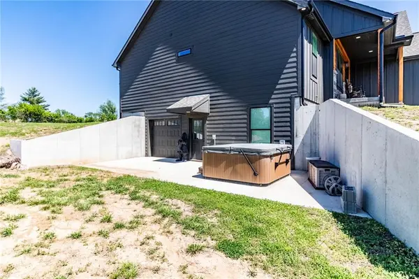 53 SW 150th RD, Warrensburg, MO 64093