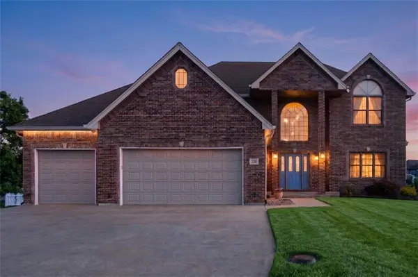 4213 NE Kennesaw RDG, Lee's Summit, MO 64064