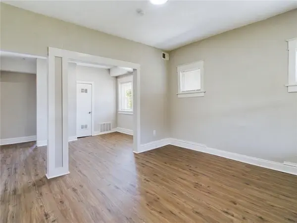 2416 E 22nd ST, Kansas City, MO 64127