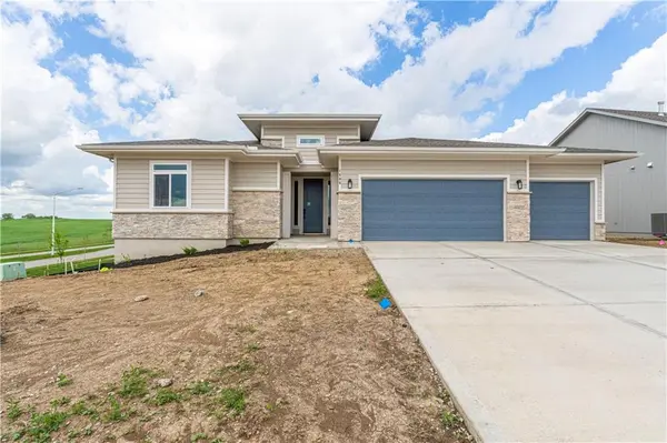 16396 Craig ST, Basehor, KS 66007