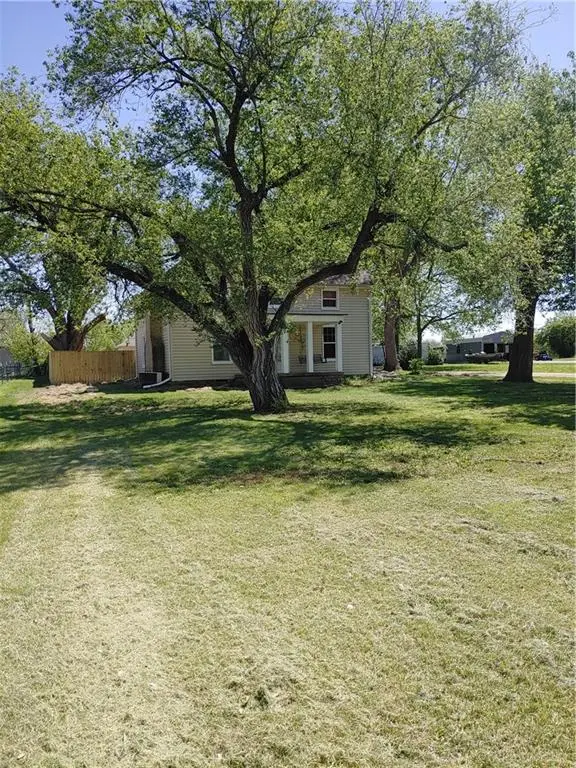 1403 FRAZIER ST, Valley Falls, KS 66088