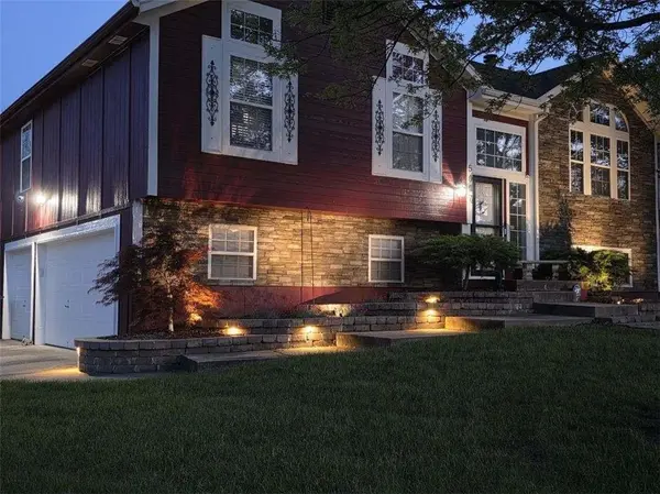 5007 S Powell AVE, Blue Springs, MO 64015