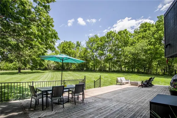 3909 NE Beach RD, Lee's Summit, MO 64064