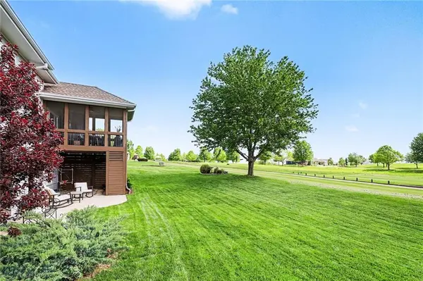 1923 NE 104th TER, Kansas City, MO 64155